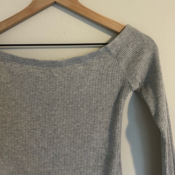 Off-Shoulder Top - Picture 3 of 3